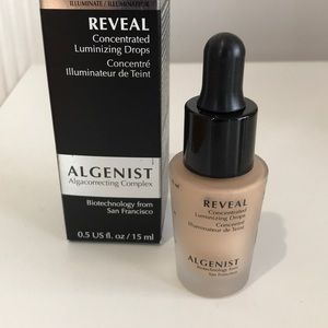 Luminizing drops from Algenist Champagne color